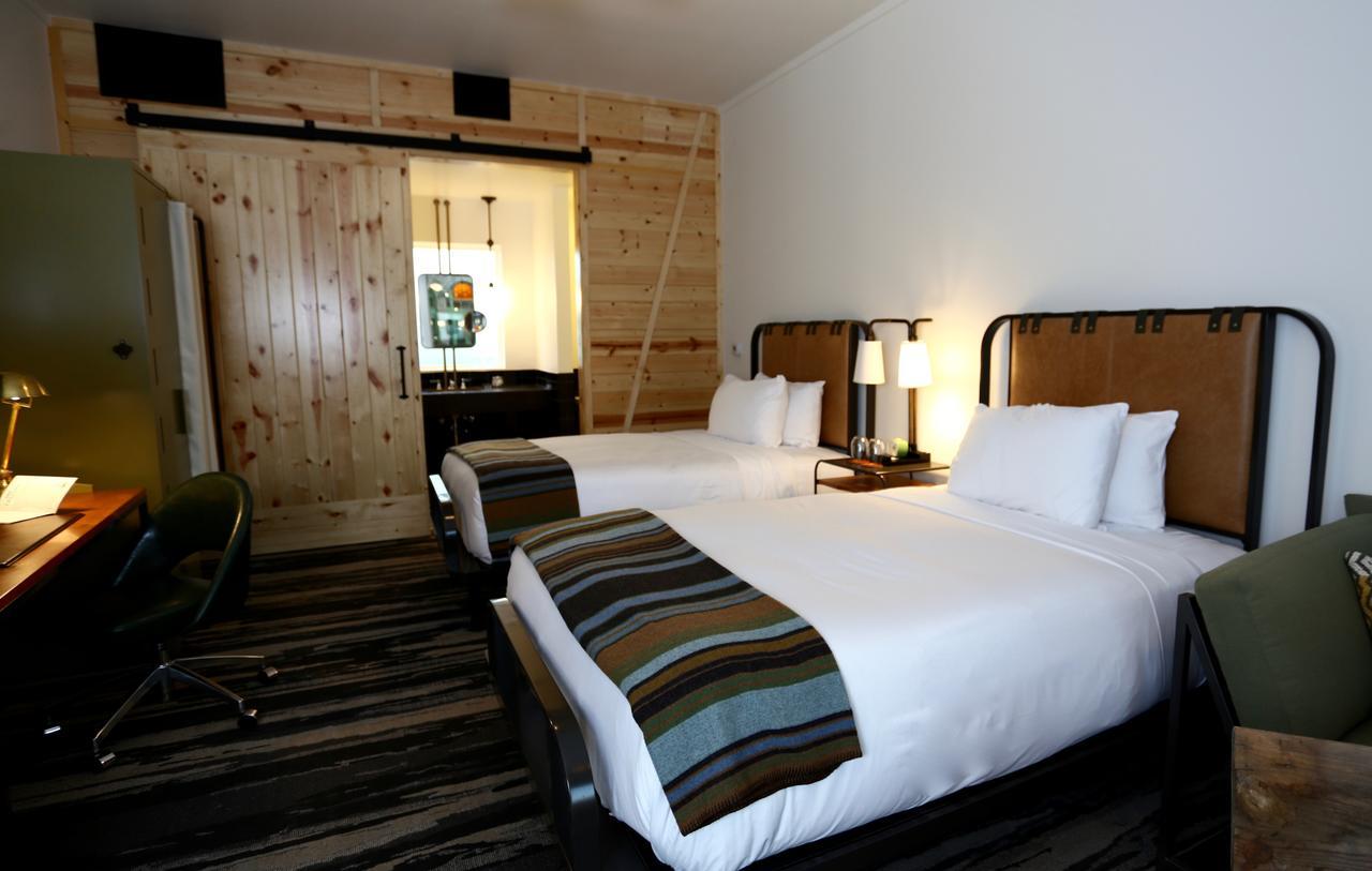 Cavalry Court, By Valencia Hotel Collection College Station Buitenkant foto