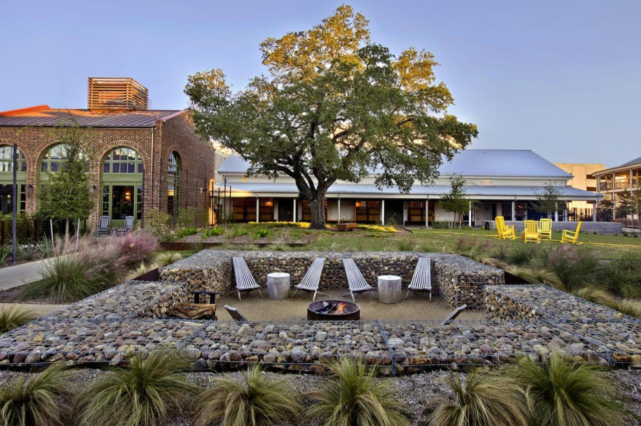 Cavalry Court, By Valencia Hotel Collection College Station Buitenkant foto