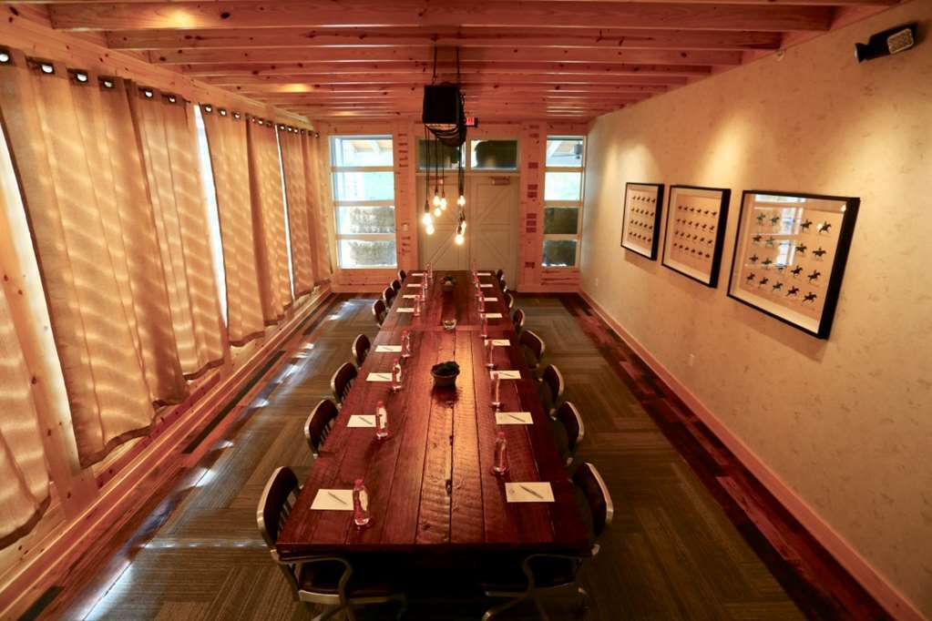 Cavalry Court, By Valencia Hotel Collection College Station Faciliteiten foto