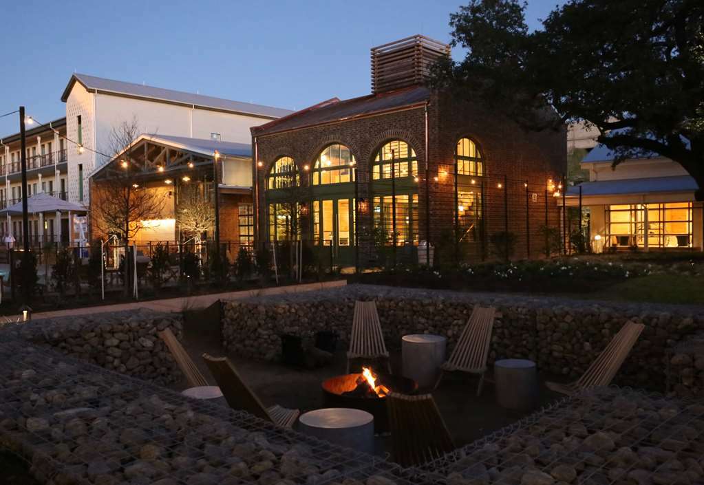Cavalry Court, By Valencia Hotel Collection College Station Faciliteiten foto